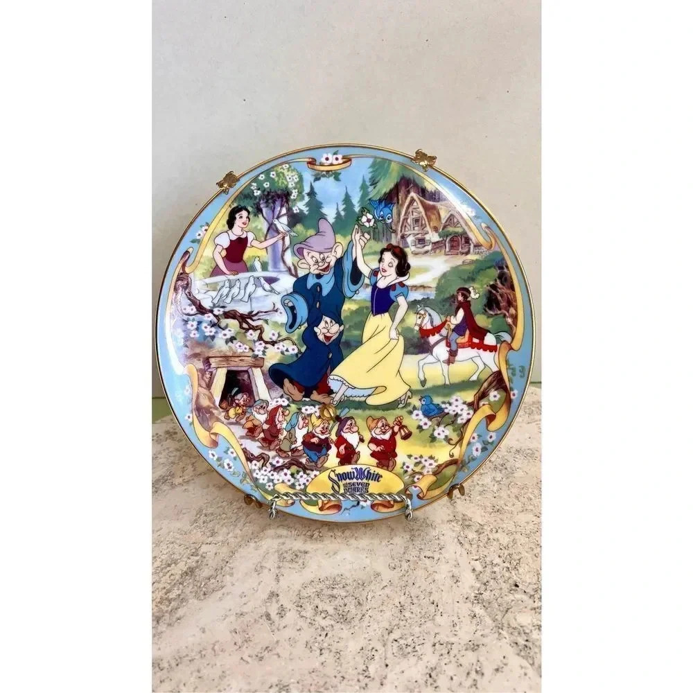 Bradford Exchange Multi-Color Vintage Snow White Disney Musical Memories Plate